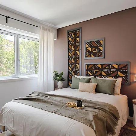 Efe - 3 Bedrooms In Lapa