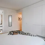 Efe - 3 Bedrooms In Lapa *