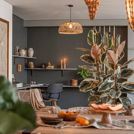 Efe - 3 Bedrooms In Lapa Apartment Lisbon